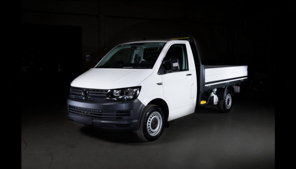 D. VOLKSWAGEN CRAFTER CON VOLQUETE